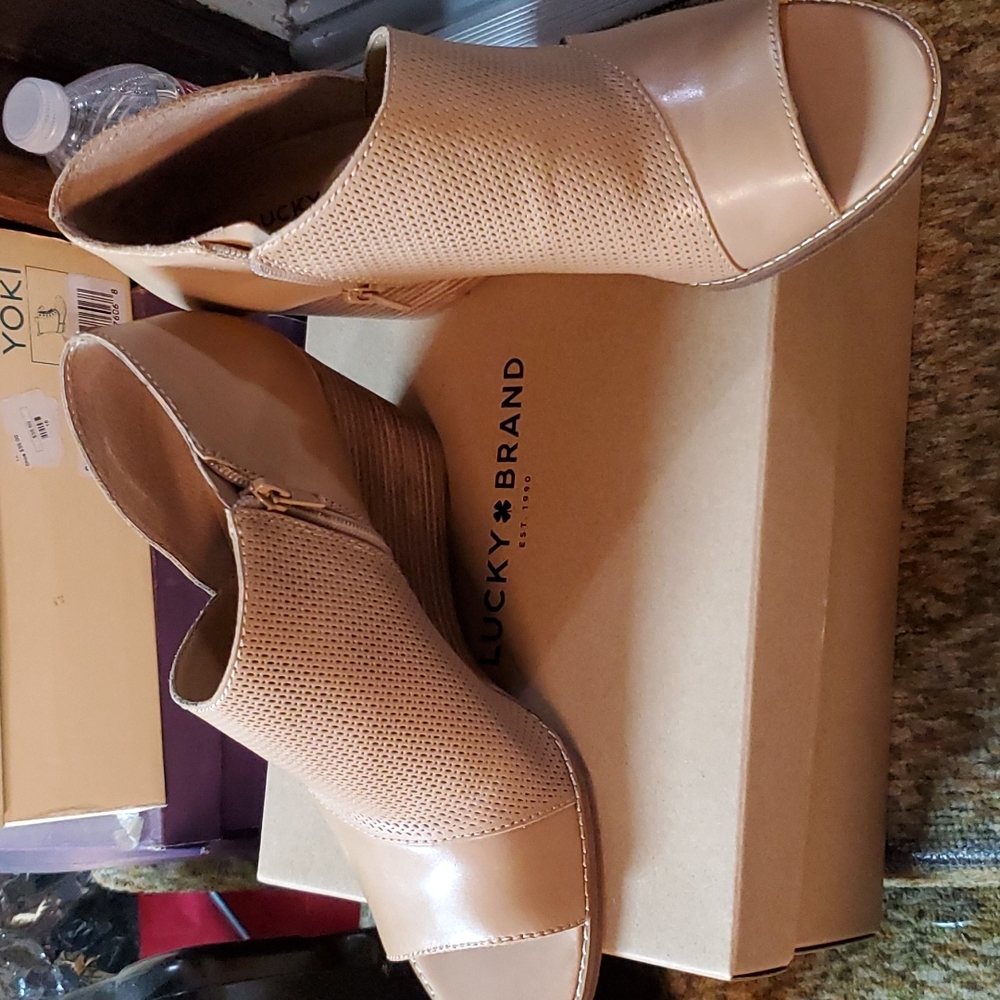 Open-toe booties - Picture 4 of 4